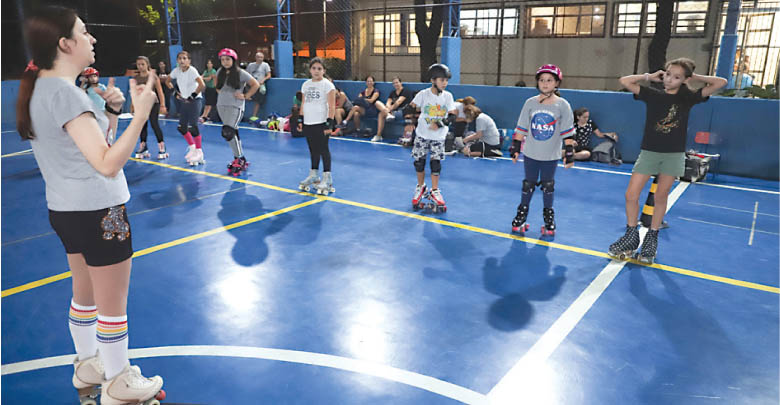 Cesa Vila Floresta tem aulas de patinação para a comunidade