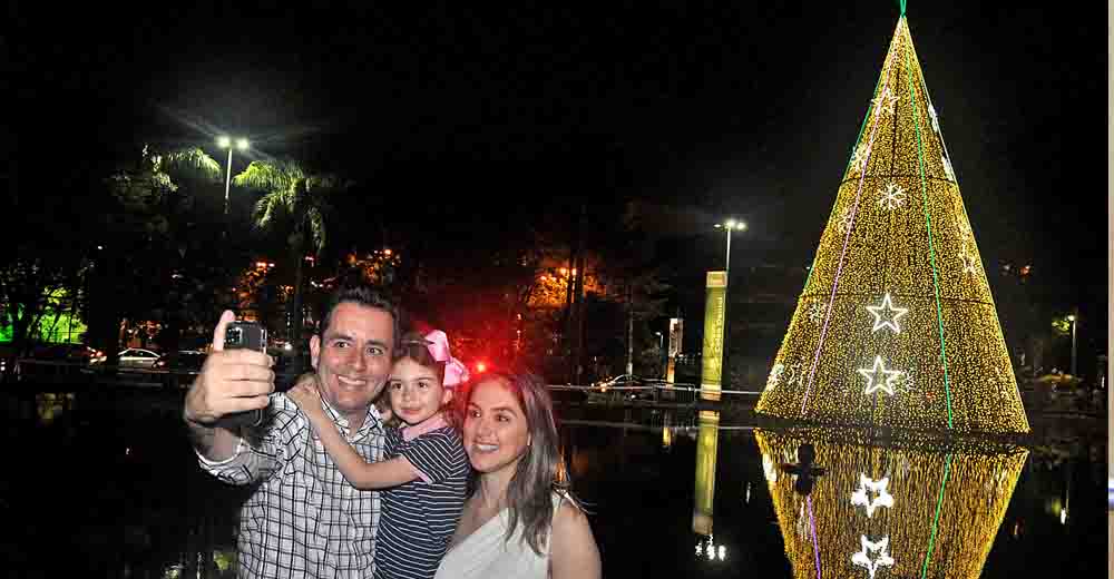 S. André inicia festividades natalinas com Vila de Natal e Árvore de Luzes
