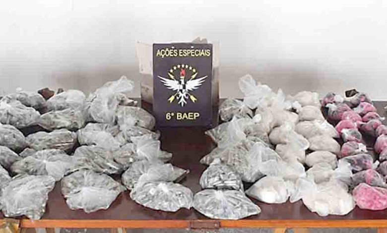 Baep "quebra" esquema do tráfico e apreende 7,8 mil porções de drogas