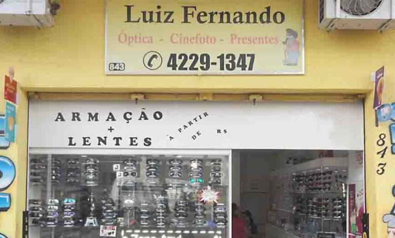 A Óptica Luiz Fernando funciona de segunda a sexta das 7h30 às 18h, aos sábados a abertura é no mesmo horário da semana, mas o fechamento é às 13h.