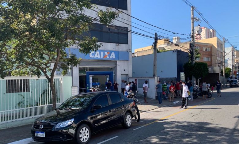 Filas são constantes nas agências bancárias