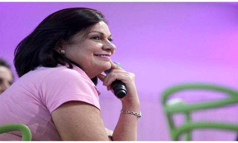 gerente-de-Desenvolvimento-do-Cooperativismo-da-Sicredi-Vale-do-Piquiri-Abcd-PRSP-Claudia-Bonatti.jpg