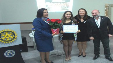Achilles Nunes e familia, homengeado no Rotary (1).JPG