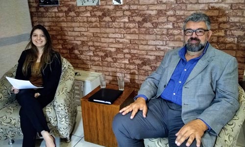 jornalista Gabriella de Aro ouviu Edson Faria