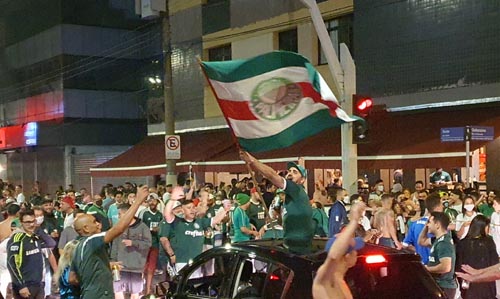 Torcedores do Palmeiras na Goiás campeão paulista de 2020