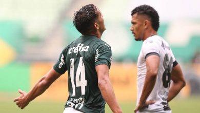 Palmeiras faz três gols em cinco minutos