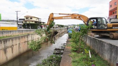 Semasa intensifica trabalho de manutenção e obras de combate às enchentes em Santo André