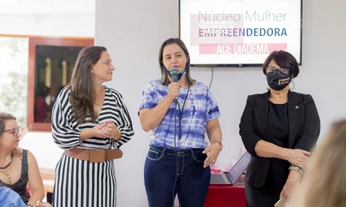 Evento aconteceu no Restaurante A Candeia e contou com mais de 40 empresárias (Le Rodrigues Fotografia)