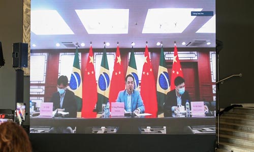 Embaixador da China confirma ao Governo de SP envio de insumos para vacina