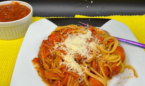 macarrão com salsicha