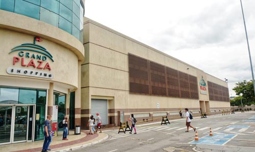Munícipes poderão ser imunizados no estacionamento do Grand Plaza Shopping, mediante agendamento