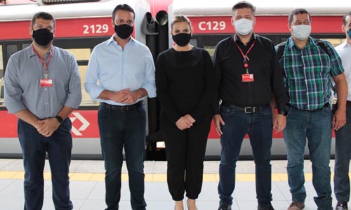 Por intermédio de Carla Morando, o Secretário Estadual Alexandre Baldy, realiza vistoria nas obras do terminal rodoviário em Rio Grande da Serra.