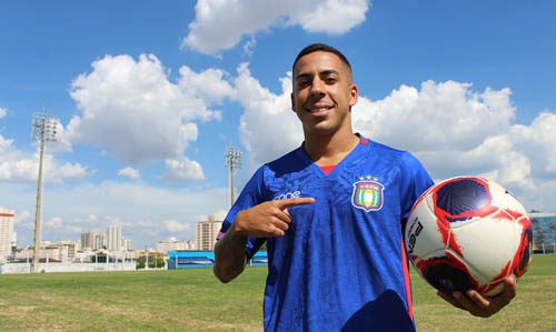Guilherme durante apresentação no Azulão (foto: Fabio Giannelli / Soccer Digital)