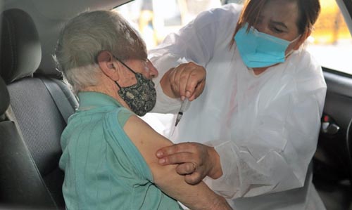 vacinacao-2-idoso-Credito-Gabriel-Mazzo