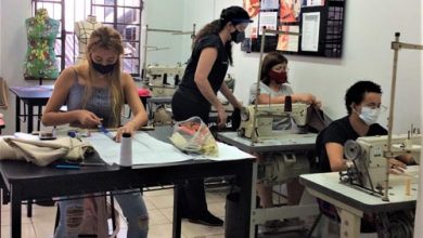 Alunas em aula na Escola de Moda Sigbol