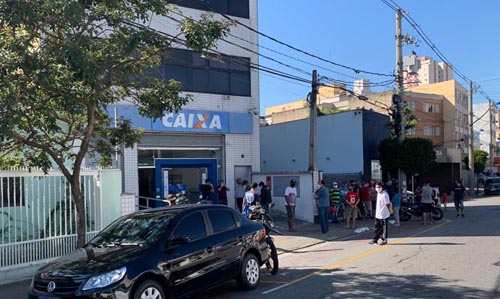 Filas-sao-constantes-nas-agencias-bancarias