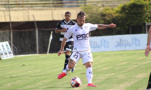 Chuck ressalta confiança no elenco do Cachorrão