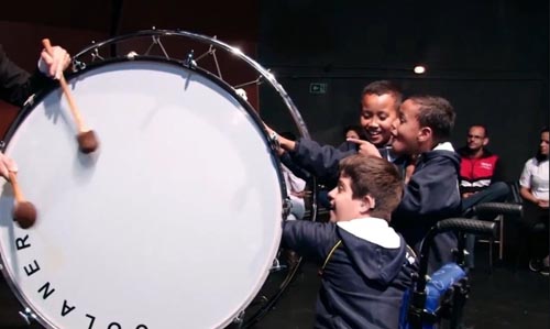 foto Ensaio- concerto Sensorial meninos surpresos