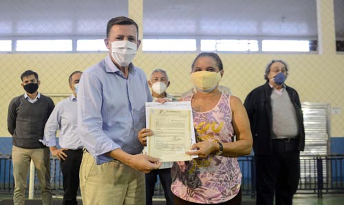 Entrega de Escrituras Jardim das Orquideas 18 - Foto Ricardo Cassin