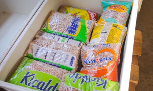 Doação alimentos - Foto - Alex Cavanha