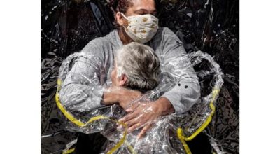 Foto The First Embrace - Mads Nissen