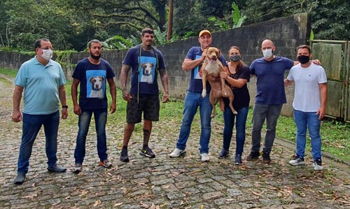 Equipe do projeto Pit's Ales com o vice-prefeito, Amigão D'orto, secretário de Saúde, Audrei Rocha e o protetor Marcus Leap
