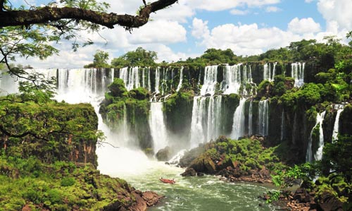 Cataratas do Iguaçu, no Paraná está entre as maravilhas do mundo