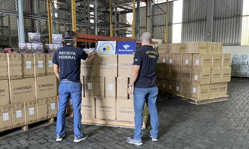 Aparelhos de TV Box piratas apreendidos no Porto de Santos — Foto: Divulgação