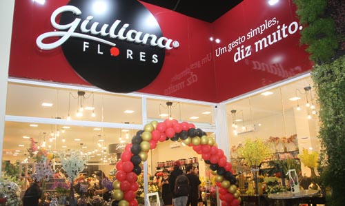 Giuliana Flores inaugura mais uma loja física na região do ABC - ABC  Repórter