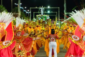 Escolas de Samba dão o tom ao Carnaval na praia