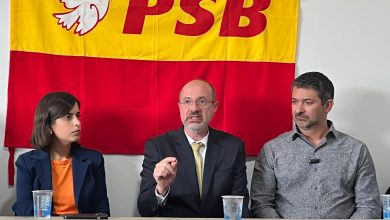 Tabata Amaral, Dr. Tchello Pierro e Eduardo Leite no ato da filiação do médico ao PSB