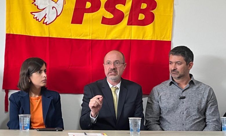 Tabata Amaral, Dr. Tchello Pierro e Eduardo Leite no ato da filiação do médico ao PSB