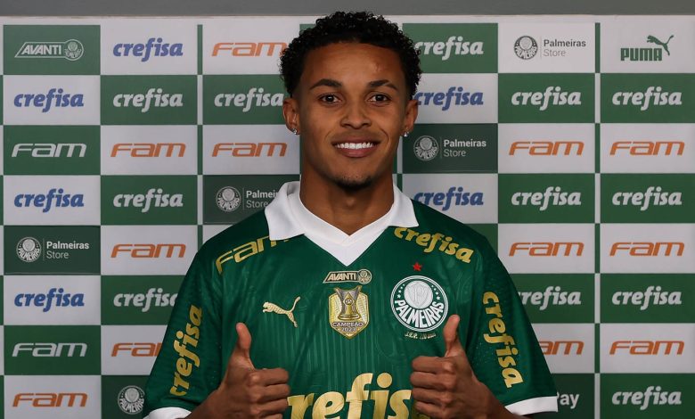 O jogador Lázaro é apresentado como mais novo atleta da SE Palmeiras, na Academia de Futebol - Foto Cesar Greco Palmeiras by Canon