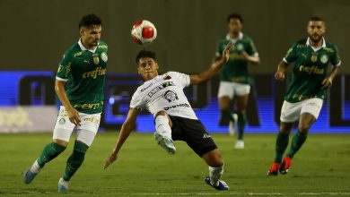 Raphael Veiga disputa bola com o jogador do Ituano, pela sexta rodada do Paulistão - Crédito foto Cesar Greco Palmeiras by Canon