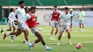 Mesmo classificado, jogadores treinaram forte para buscar a vitória e se manter líder na classificação geral - Foto Fabio Menotti Palmeiras by Canon