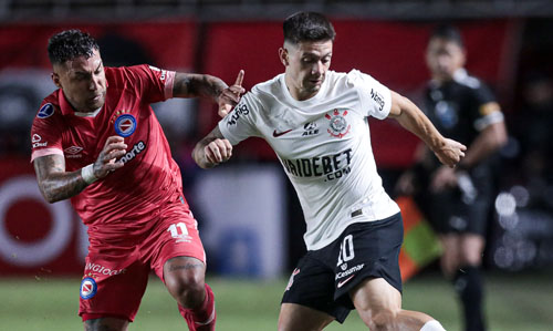Rodrigo Garro tem a missão de ser o cérebro do time e fazer o jogo acontecer, mas não deu certo - Crédito: Rodrigo Coca/ Ag. Corinthians