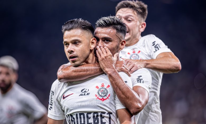 Romero marca dois na goleada do Corinthians sobre o Nacional em casa - Crédito: Danilo Fernandes / Meu Timão
