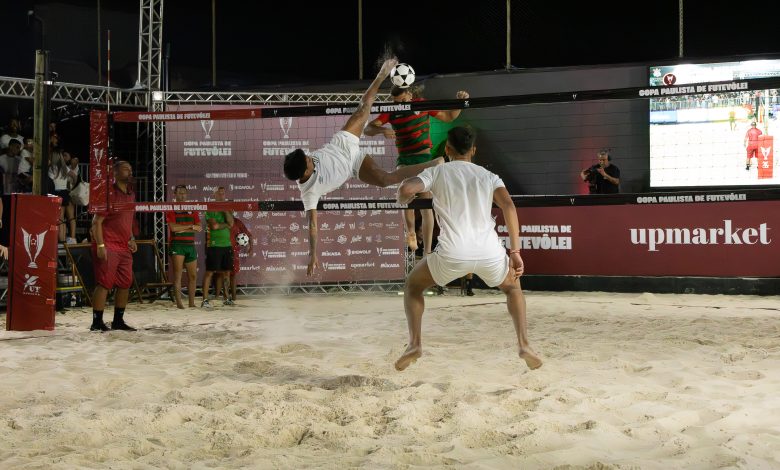 Jogadas elásticas e muita acrobacia marcaram a terceira rodada da Copa Paulista de Futevôlei - Crédito: Mendonça Júnior