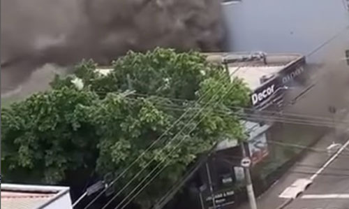 Segundo Corpo de Bombeiros o incêndio foi de proporção média a grande - Crédito: Reprodução Instagram