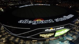 Allegiant Stadium foi inaugurado em 2020 e faz parte da arquitetura de uma cidade que foi erguida no meio do deserto - Créditos: Rafael Ribeiro/CBF