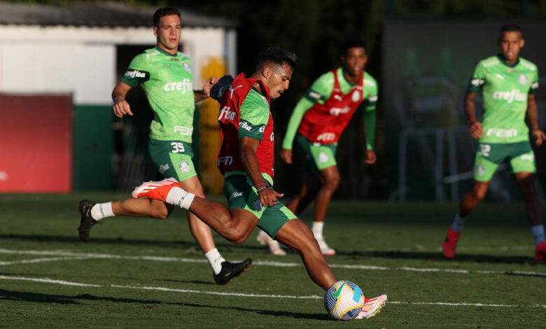Gabriel Menino vira peça coringa e pode ser usado em várias posições na formação de Abel Ferreira - Crédito: Cesar Greco/Palmeiras/by Canon
