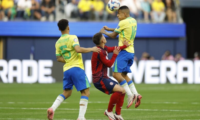 Guilherme Arana foi um dos responsáveis por obrigar ótima defesa do goleiro costarriquenho - Créditos: Rafael Ribeiro/CBF