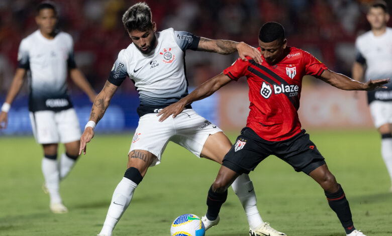 Corinthians até saiu na frente, mas perdeu um jogador e ficou no empate com o Atlético-GO - Crédito: Rodrigo Coca/Agência Corinthians