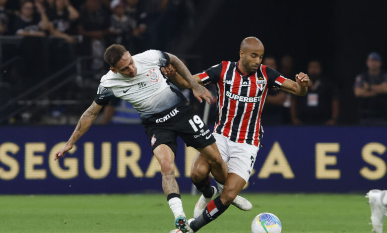 Lucas teve ótima atuação e foi o autor do primeiro gol do Majestoso logo aos três minutos de jogo - Créditos: Rubens Chiri/Saopaulofc.net