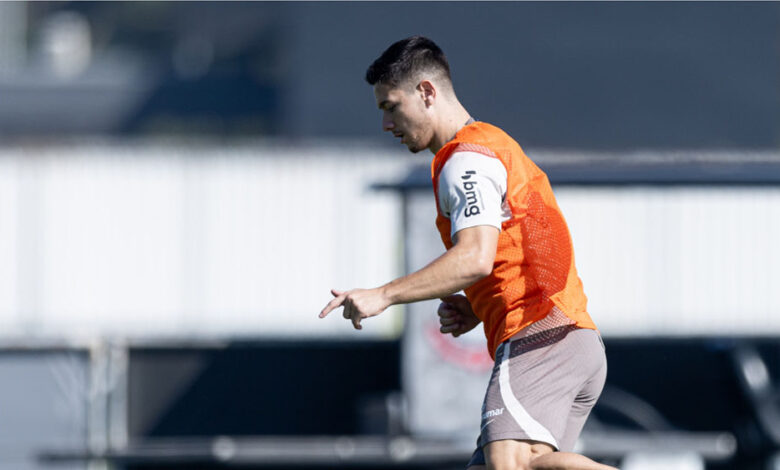 Elenco treina e tenta focar na preparação para sair da zona de rebaixamento do Brasileirão - Crédito: Rodrigo Coca/Agência Corinthians