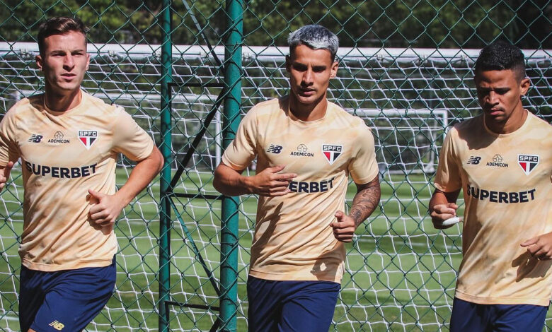 Nem um dia de folga, elenco retorna de Criciúma, dorme no CT e já treina para o Majestoso - Crédito: Erico Leonan / saopaulofc.net