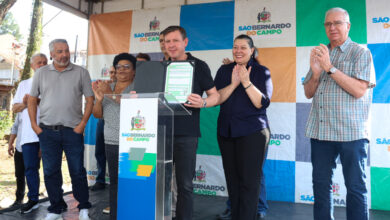 Prefeito Orlando Morando assina ordem de serviço e dá continuidade ao Programa Asfalto Novo, desta vez no bairro Planalto - Crédito: Gabriel Inamine/PMSBC