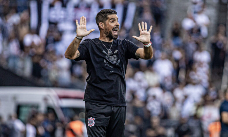 Técnico tinha deixado claro em várias oportunidades que precisava de paz e reforços para trabalhar - Crédito: Danilo Fernandes / Meu Timão
