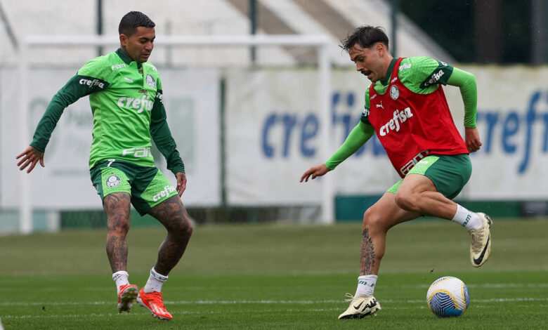 Dudu e Mauricio, no treino de ontem (09), mas, Mauricio terá que aguardar para estrear na décima sétima rodada- Crédito: Cesar Greco/Palmeiras/by Canon