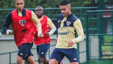 Elenco treina em manhã de chuva e muito frio na Capital para pegar o Galo - Crédito: Erico Leonan / saopaulofc.net